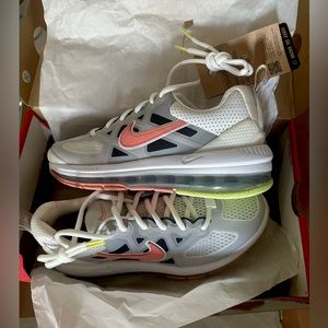 Nike Woman’s Air Max Genome